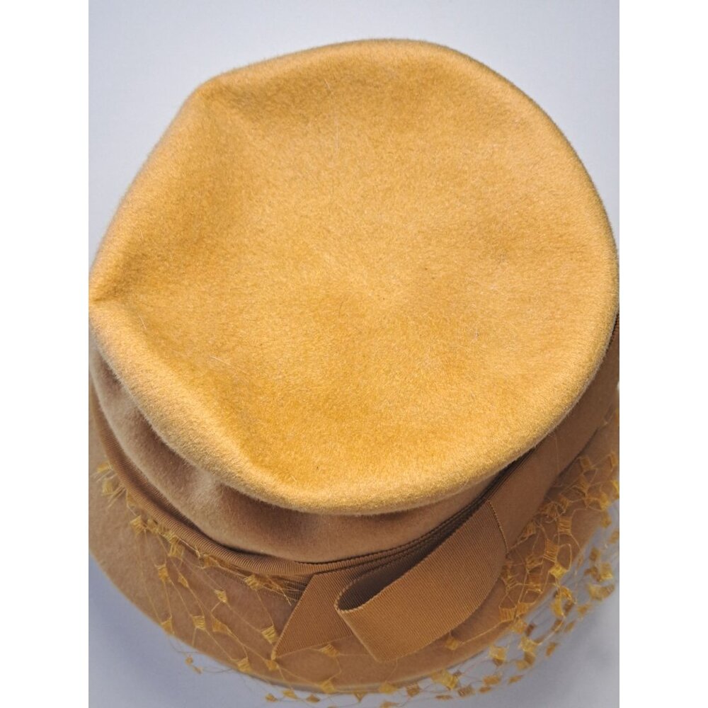 Vtg Glenover Derby Wool Cloche Hat With Netting & Bow  Women's Gold Union Made - Picture 3 of 13